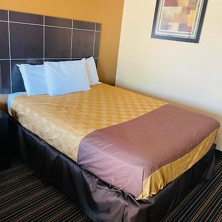 Sona Inn Dilley Exteriér fotografie