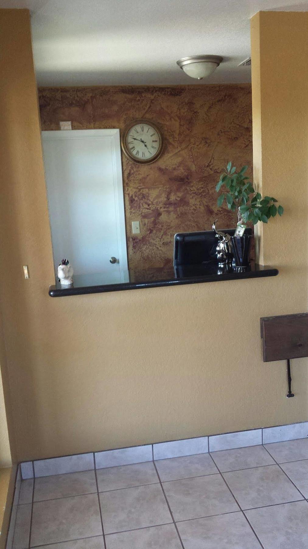 Sona Inn Dilley Exteriér fotografie
